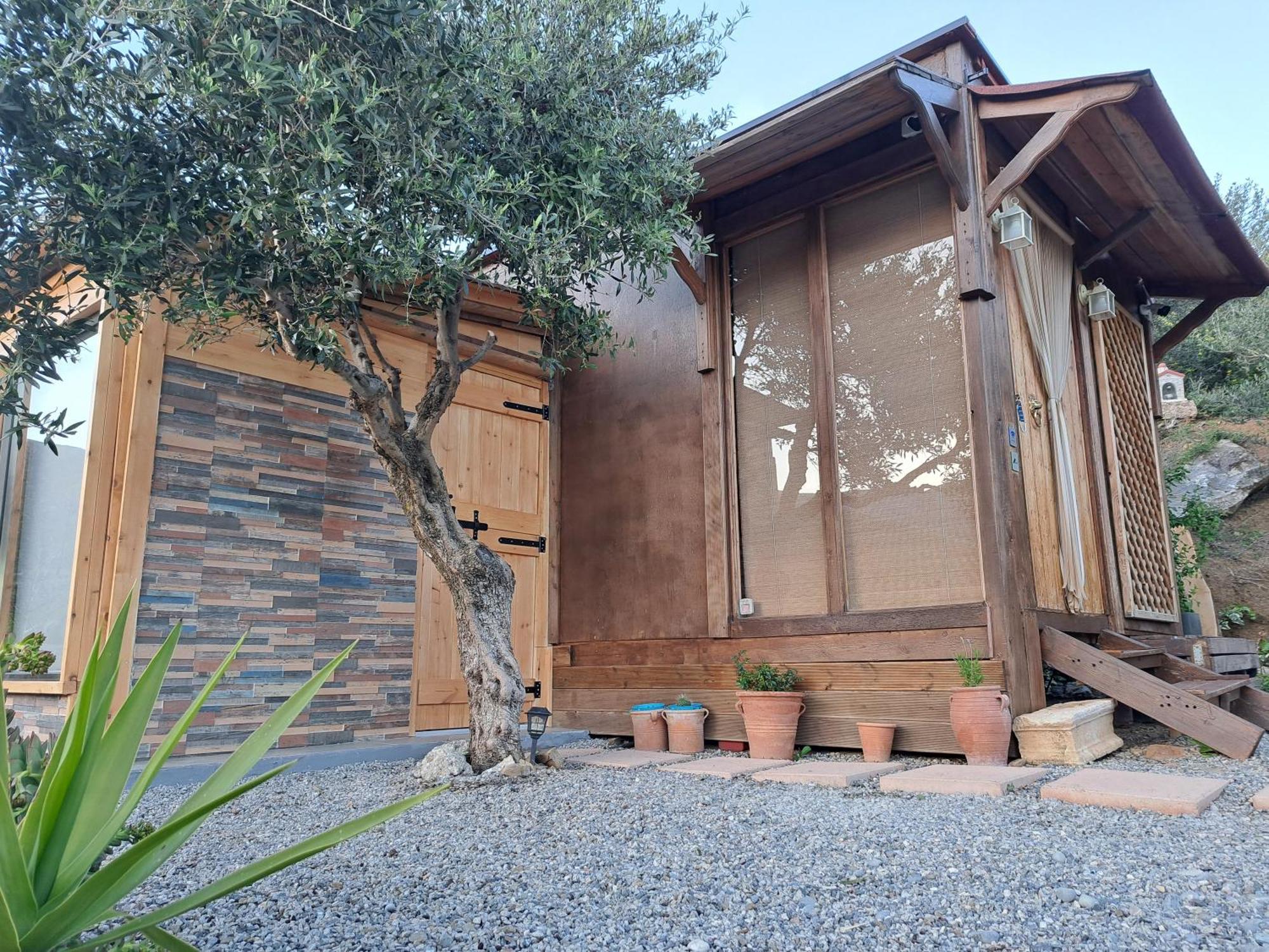 Wooden House At The Mountain-Private Guest House Paranimfoi Luaran gambar