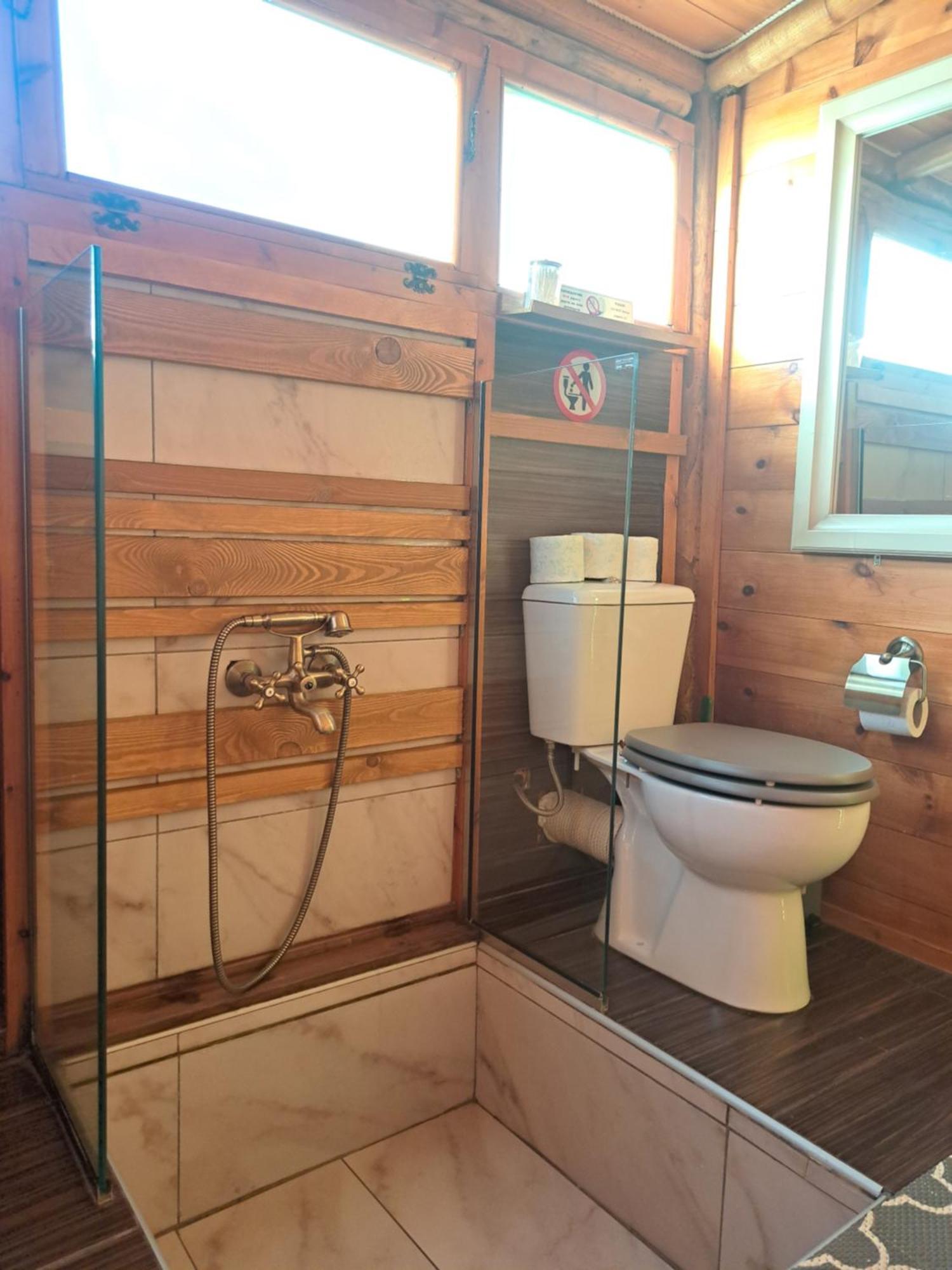 Wooden House At The Mountain-Private Guest House Paranimfoi Luaran gambar
